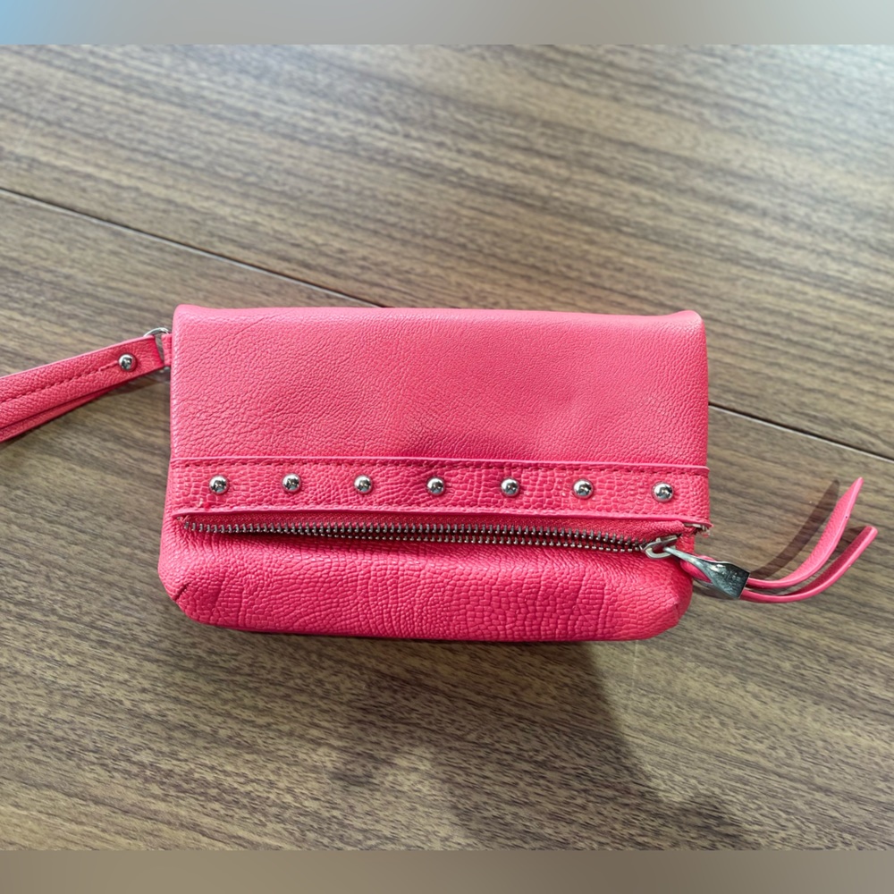 JLo Clutch